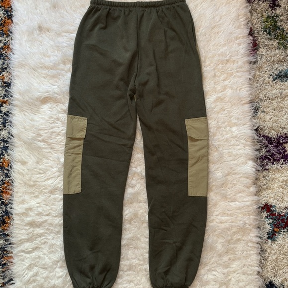 Forever 21 Colorblock Drawstring Cargo Joggers, Size XS - Picture 7 of 14